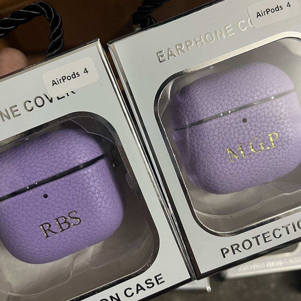 イニシャルをカスタマイズできる、AirPods 1、2、3、 - Monogram Keychain Leather のレビューと価格